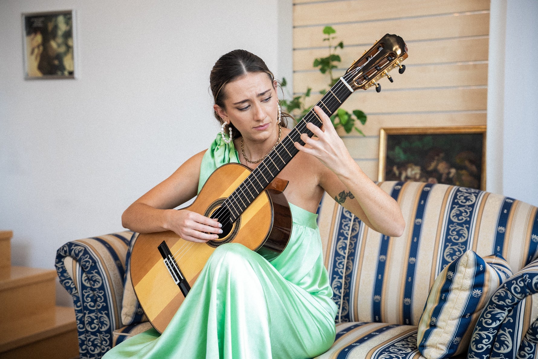 Zoe Barnett: “A Spanish Portrait: Albéniz’s Suite Española”